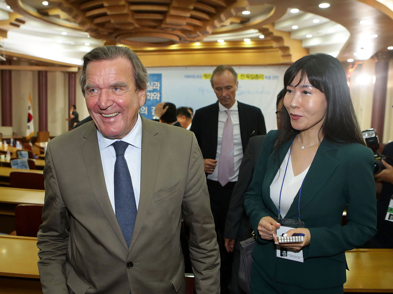 Hochzeit Gerhard Schröder
 Gerhard Schröder Hochzeit mit Soyeon Kim noch in sem Jahr