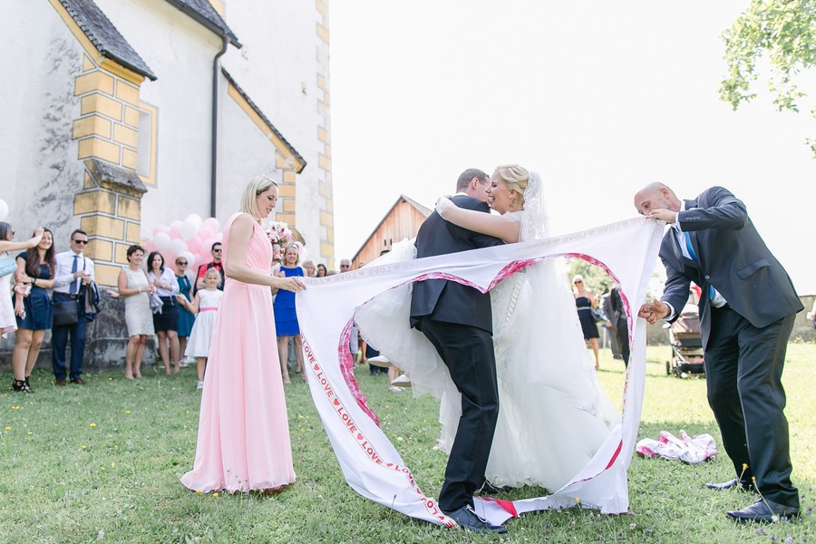 Hochzeit Herz Ausschneiden
 Weiß rosa Hochzeit Erfahrungen mit einer Hochzeitsplanerin