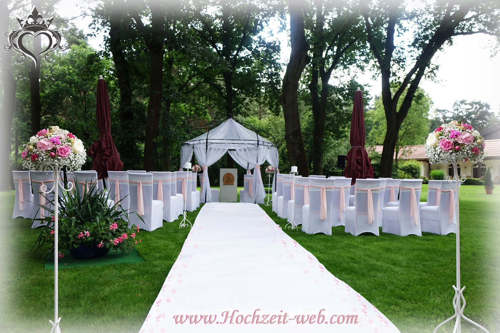 Hochzeit Im Freien
 Hochzeit im freien Pavillon by hochzeit web