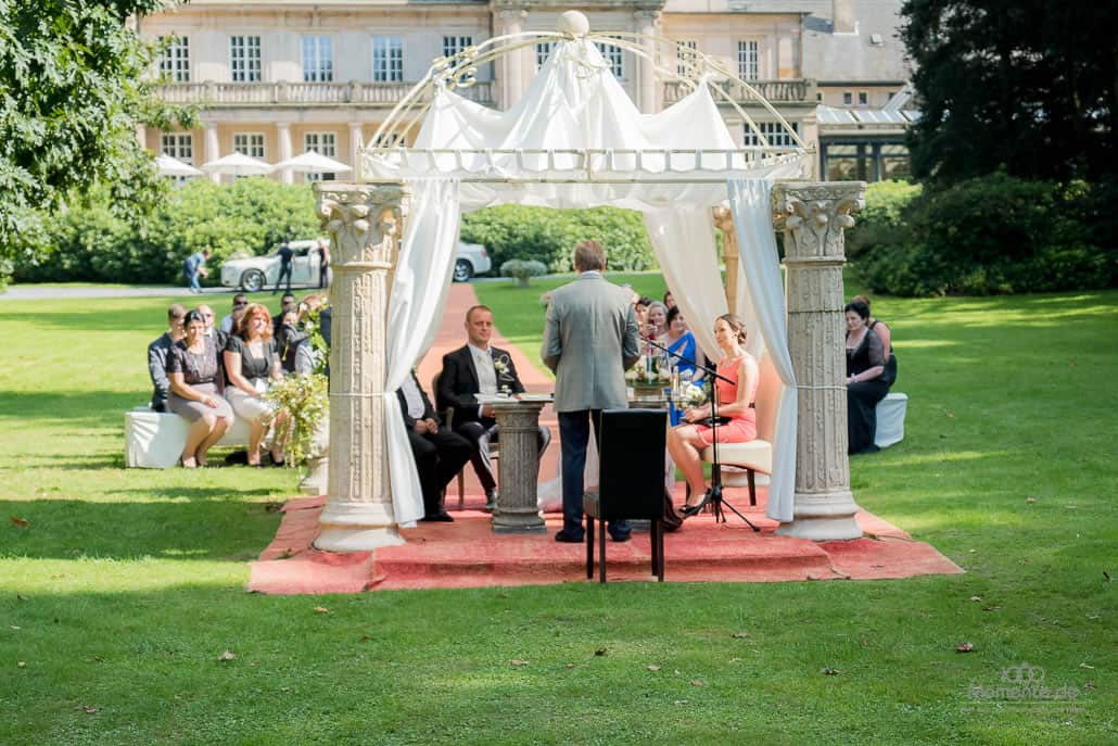 Hochzeit Im Freien
 Hochzeit im Freien und Hochzeitsfotos von 1000Momente