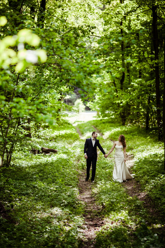 Hochzeit Im Wald
 Hochzeit in der Natur Am Berg im Kornfeld im Wald