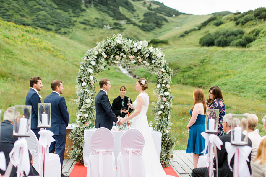 Hochzeit In Den Bergen
 Hochzeit in den Bergen Tirols Heiraten am Arlberg