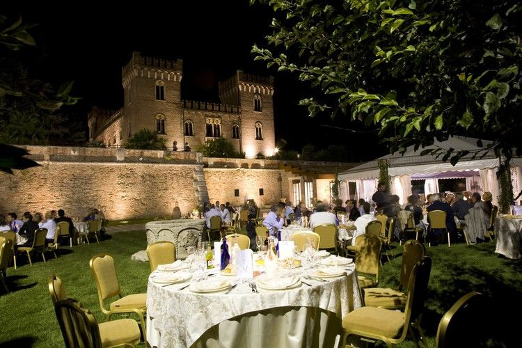 Hochzeit In Italien
 Hochzeit in einer mittelalterlichen Burg in Norditalien