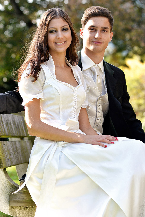 Hochzeit In Tracht
 Hochzeitstrachten Trachtenmode Hiebaum