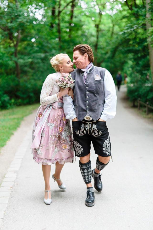 Hochzeit In Tracht
 Brautdirndl