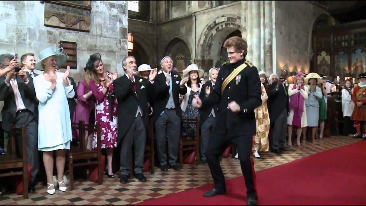 Hochzeit Kate William
 Hochzeit Prinz William Kate tanzende Royals in Kirche T