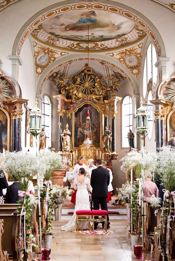 Hochzeit Kirche
 Service Dekoträume Blumen & Dekoration
