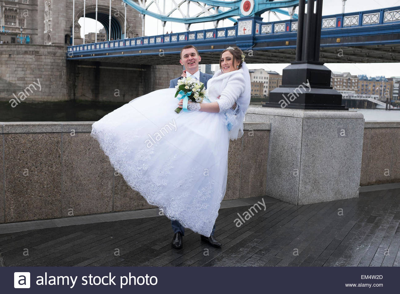 Hochzeit London
 Russische Braut und Bräutigam haben ihre Hochzeitsfotos