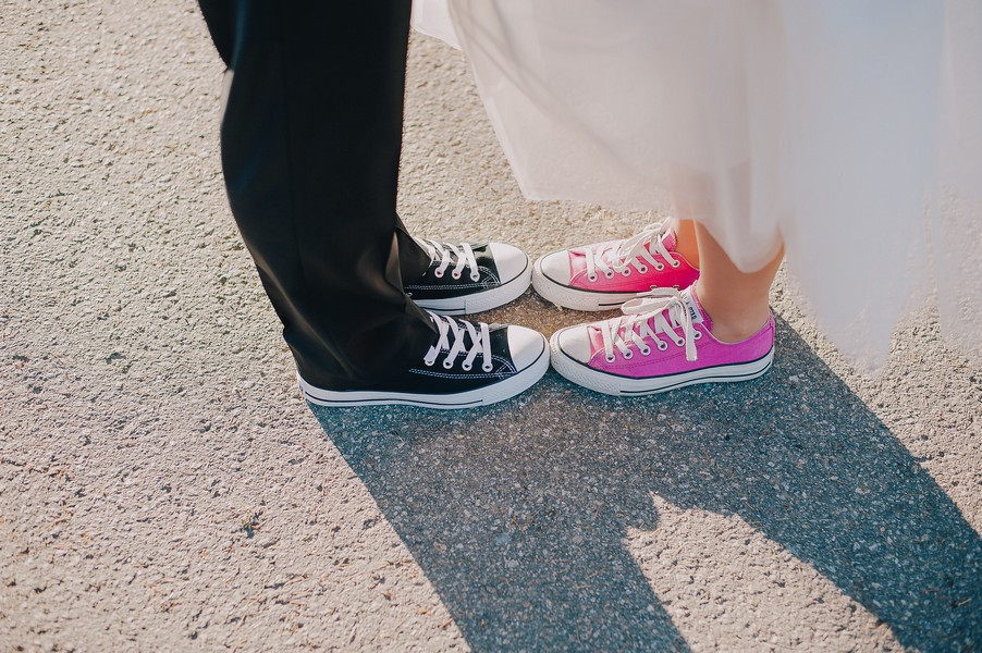 Hochzeit Sneaker
 Eine Hochzeit auf dem Land im Bayerischen Wald in Pink