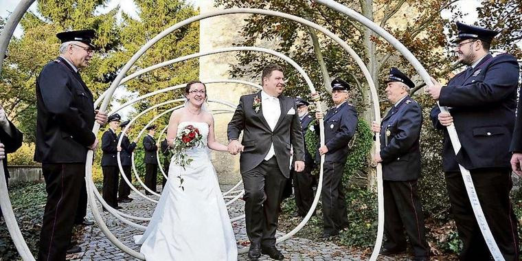 Hochzeit Überraschung Nach Kirche
 Peine Feuerwehr überraschte Stadtbrandmeister auf