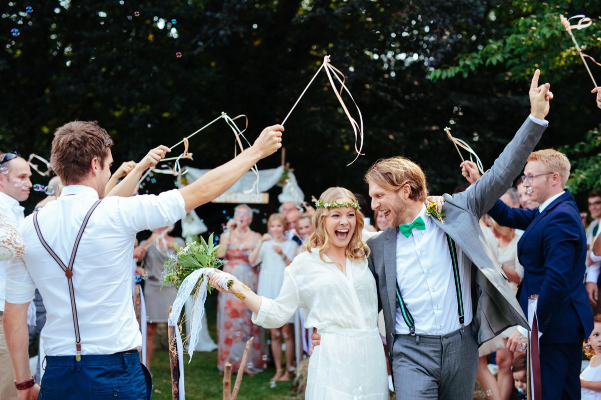 Hochzeit Video
 Boho Hippie Hochzeit im eigenen Garten