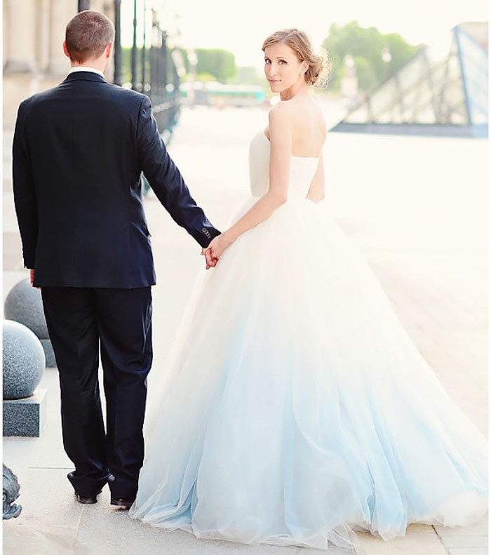 Hochzeitskleid Blau
 Foto Leichter Hauch von Blau auf dem Hochzeitskleid