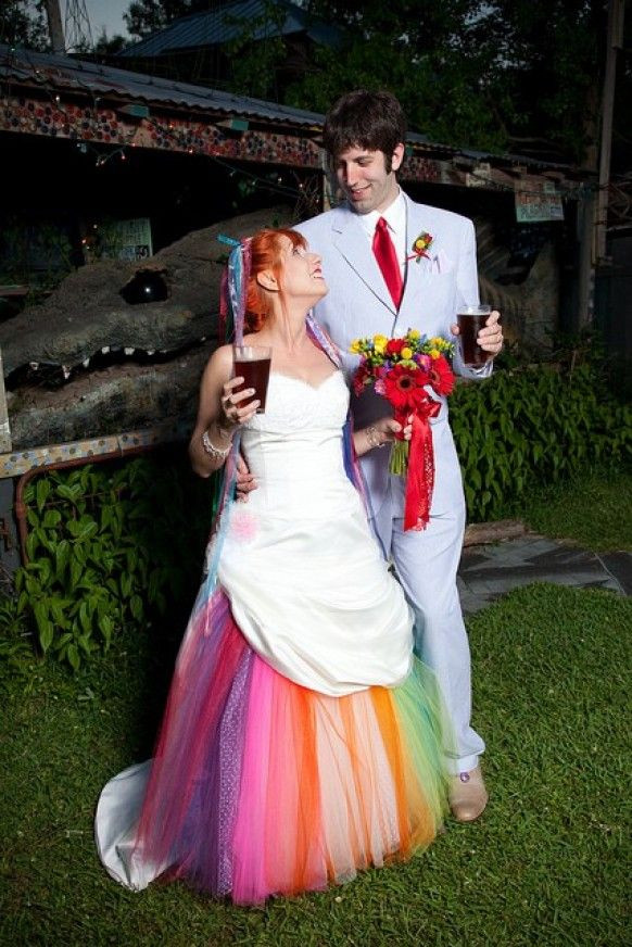 Hochzeitskleid Bunt
 Regenbogen Hochzeit hochzeit