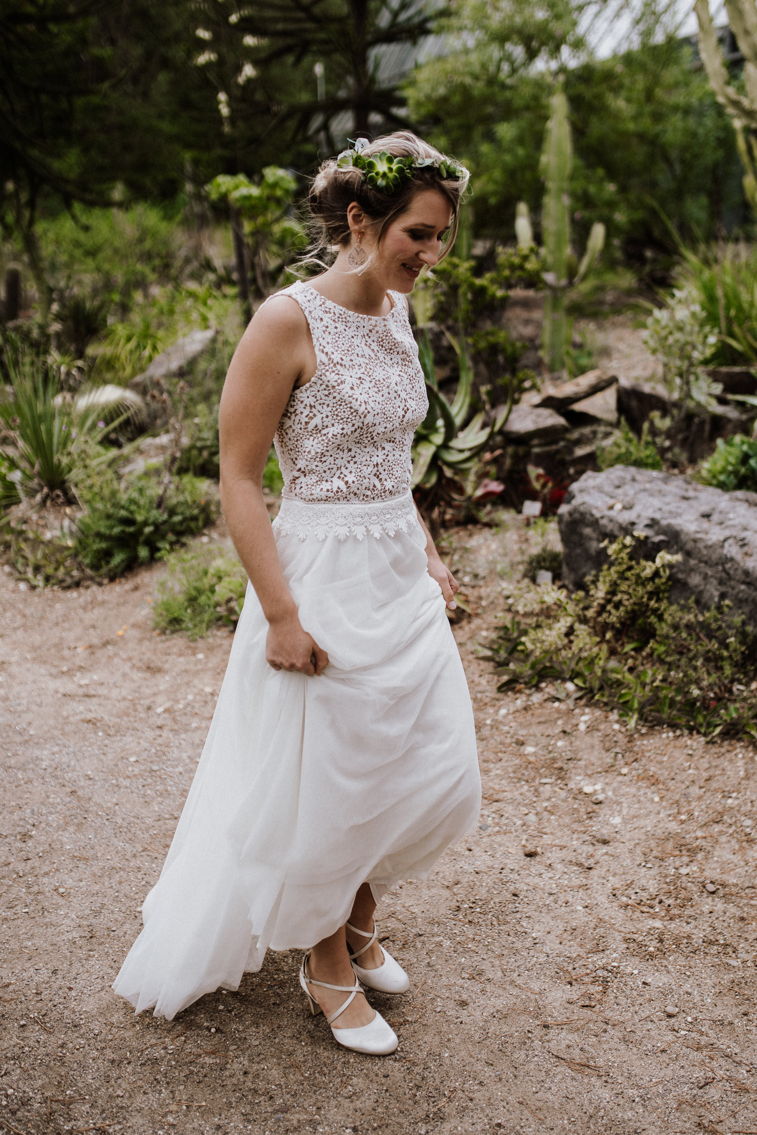 Hochzeitskleid Elfe
 Hochzeitskleid Elfe – Friseur