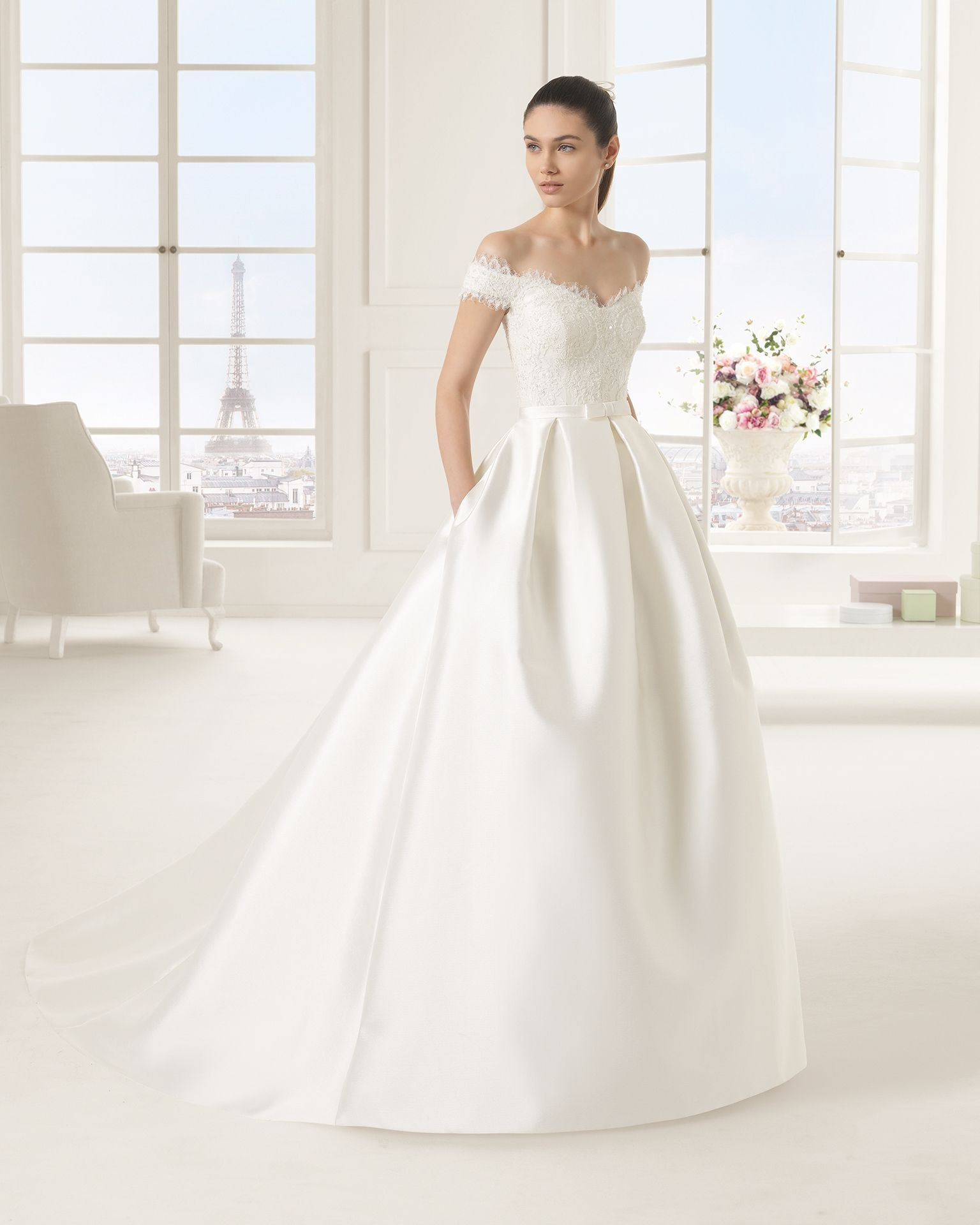 Hochzeitskleid Englisch
 2016 EMILIA TWO ROSA CLARA Vestido de Novia Diseñador