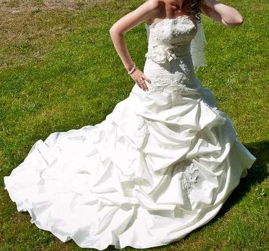 Hochzeitskleid Gebraucht
 Hochzeitskleid Blumen gebraucht kaufen Nur 2 St bis 
