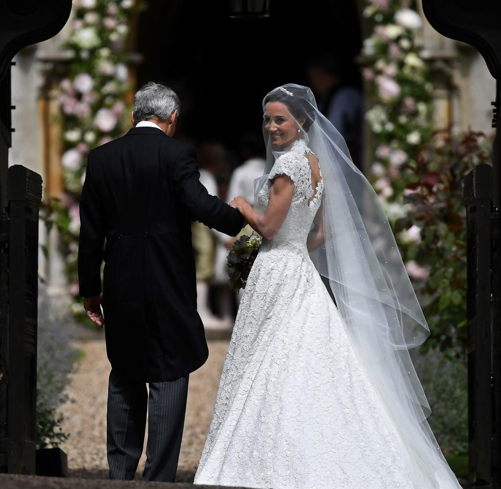 Hochzeitskleid Pippa Middleton
 Pippa Middleton Ihr Hochzeitskleid von Giles Deacon in