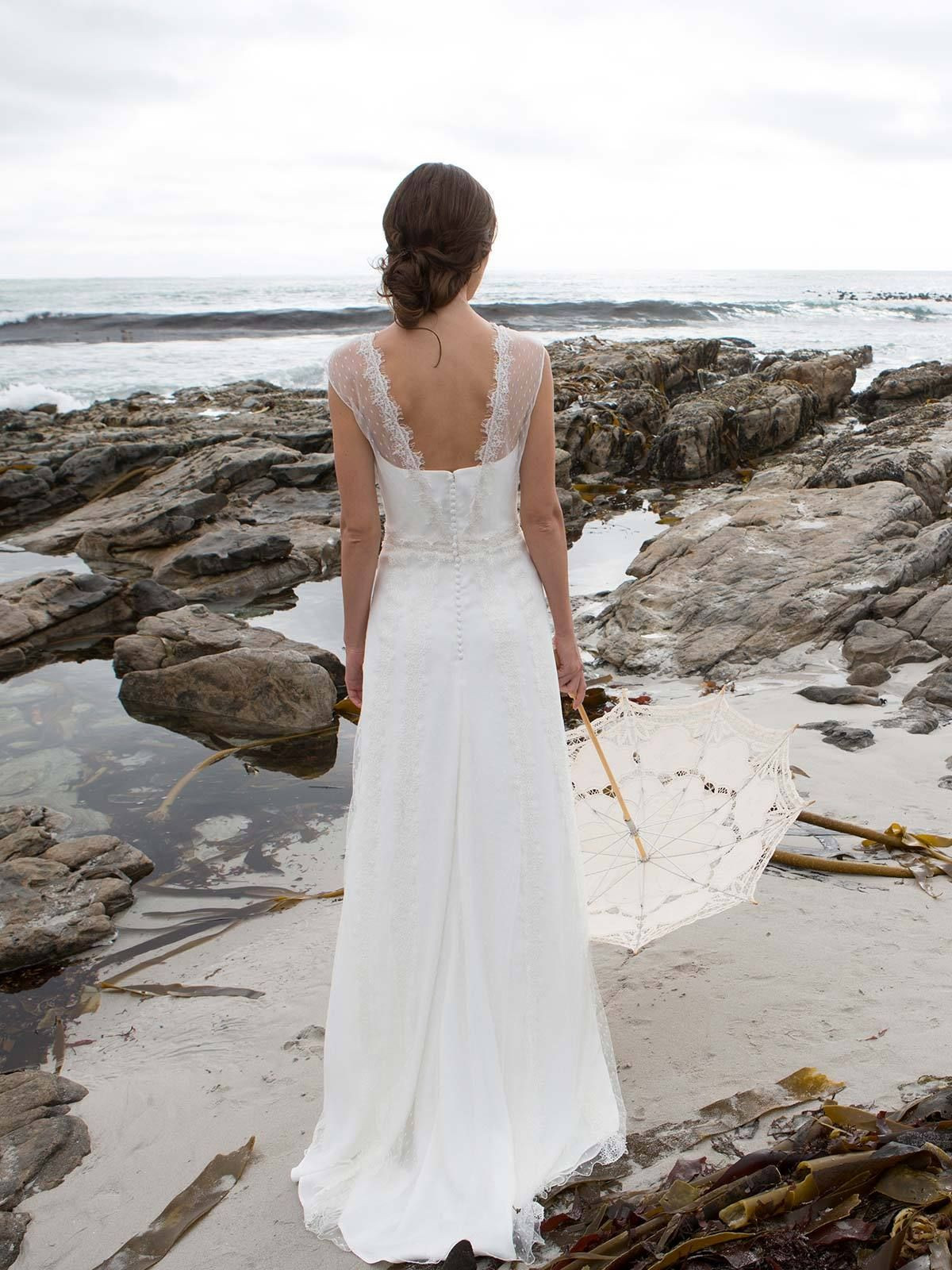 Hochzeitskleid Strand Schlicht
 Brautkleid Maya von Rembo Styling auf Ja