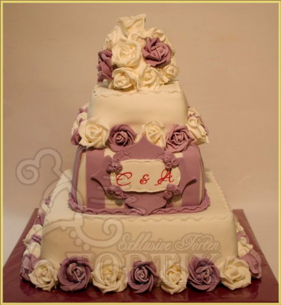 Hochzeitstorte 3 Stöckig
 Tortix Hochzeitstorte 3 stöckig mit Rosen in Lila und Weiß