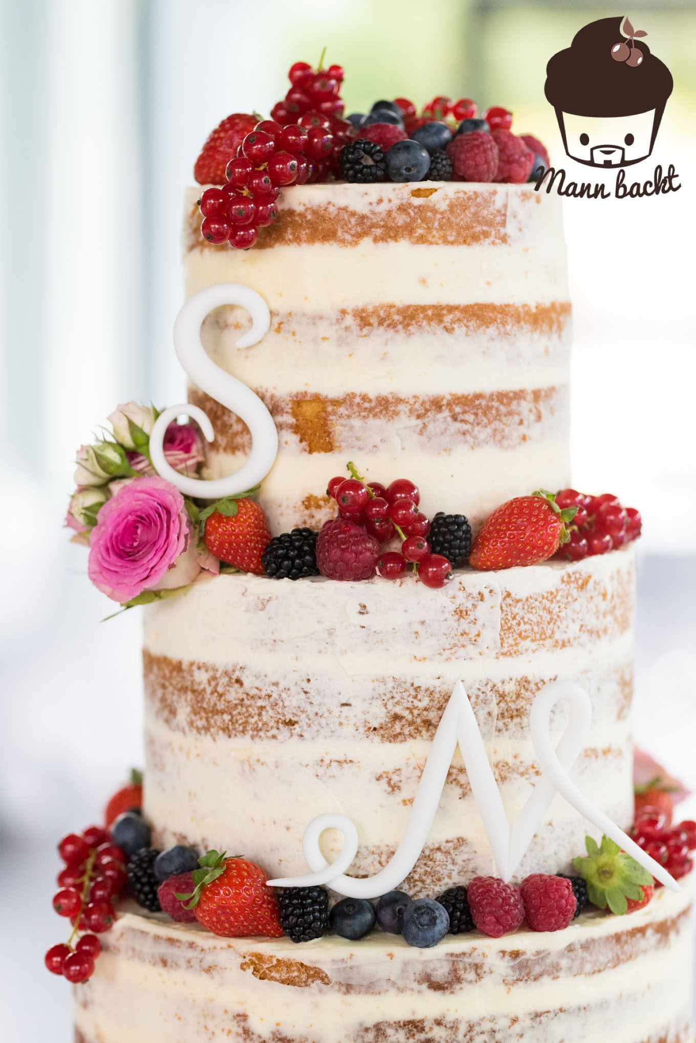 Hochzeitstorte Beeren
 [Tutorial und Rezepte] Hochzeitstorte Naked Cake mit