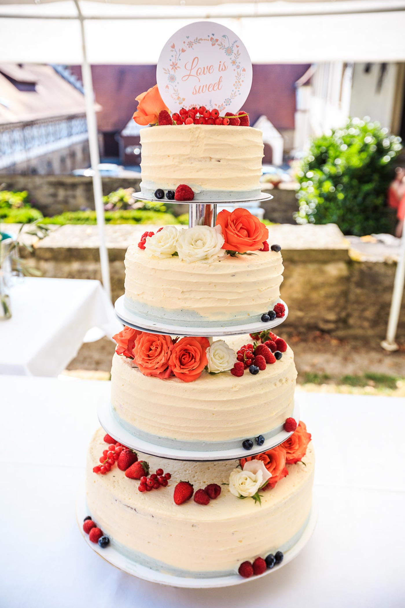 Hochzeitstorte Beeren
 Hochzeitstorte mit Beeren