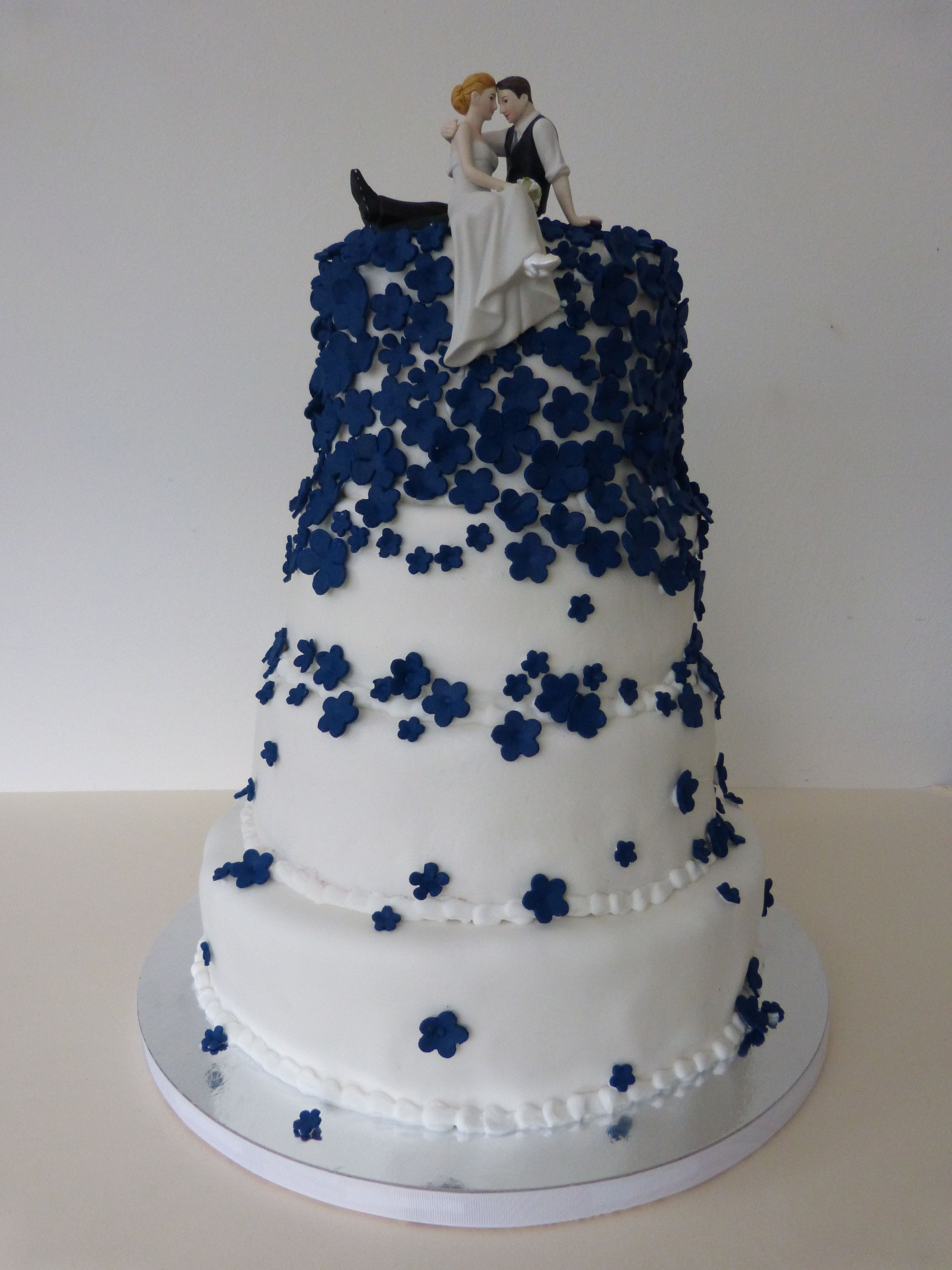 Hochzeitstorte Blau Weiß
 Hochzeitstorte blau weiß wedding cake blue white