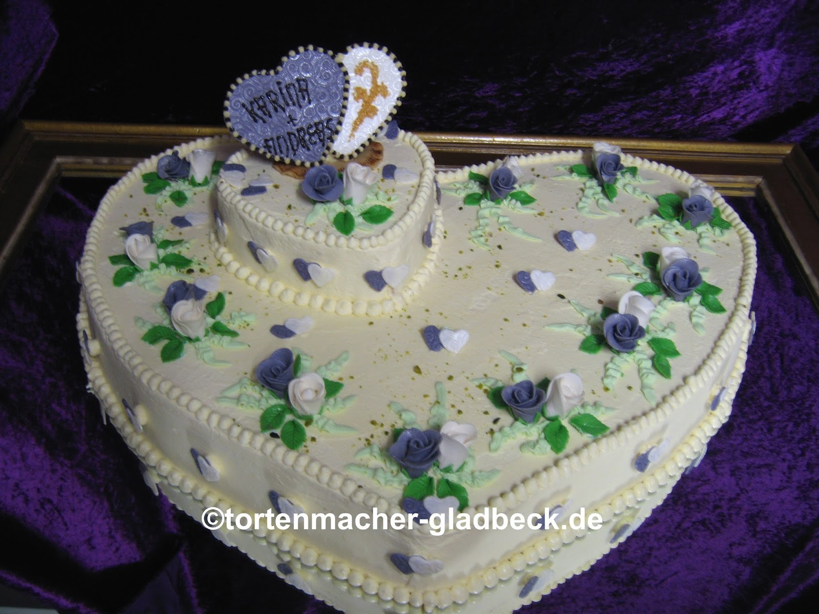 Hochzeitstorte Blau Weiß
 Der Tortenmacher Gladbeck Torten und Kuchen zur Hochzeit