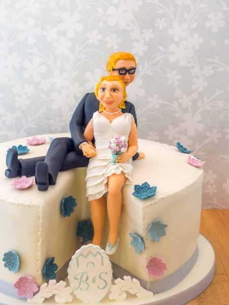 Hochzeitstorte Brautpaar
 Hochzeitstorte mit Brautpaar Figur