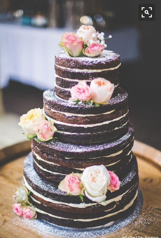 Hochzeitstorte Einfach
 Naked Cake Hochzeitstorte mit rosafarbenen Rosen