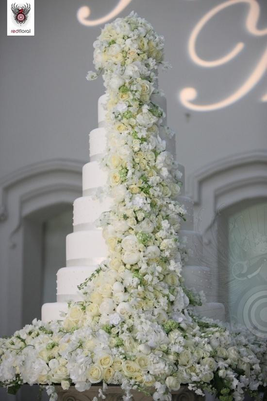 Hochzeitstorte Extravagant
 Kuchen Verträumte Hochzeitstorten Weddbook