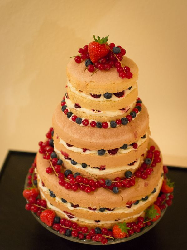 Hochzeitstorte Früchte
 Frau Zuckerfee Naked Cake Hochzeitstorte mit Früchten