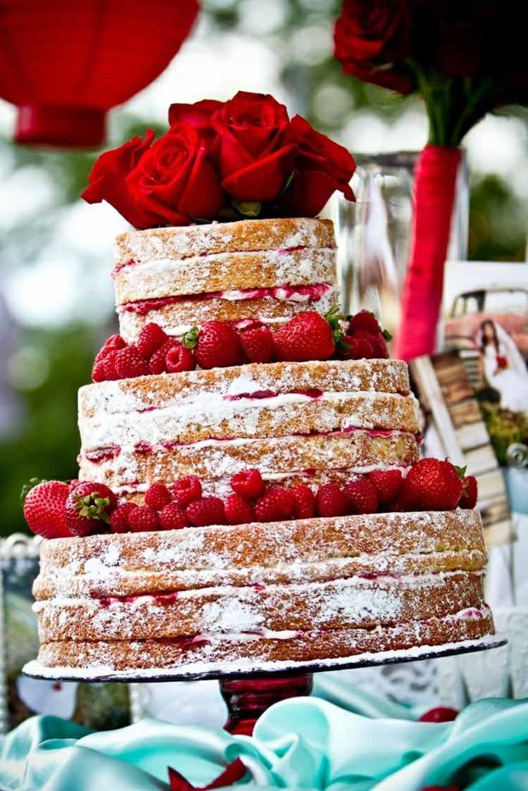 Hochzeitstorte Früchte
 Hochzeitstorte mit Erdbeeren und Rosen dekoriert