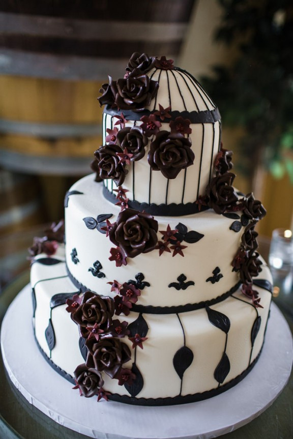 Hochzeitstorte Gothic
 Gothic California Winery Wedding Sarah and Brandin · Rock