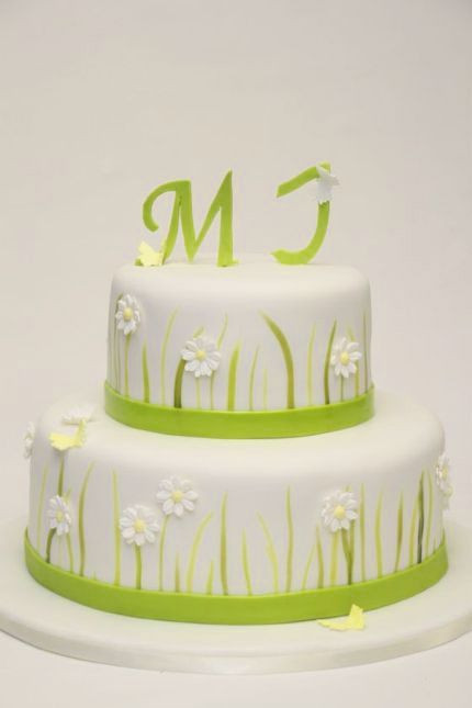 Hochzeitstorte Grün Weiß
 v 2 stöckige Hochzeitstorte weiß Margarittenblüten wiese