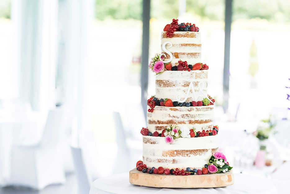 Hochzeitstorte Naked Cake
 Hochzeitstorte trends 2018 – Beliebtes Hochzeitsfoto Blog 2019