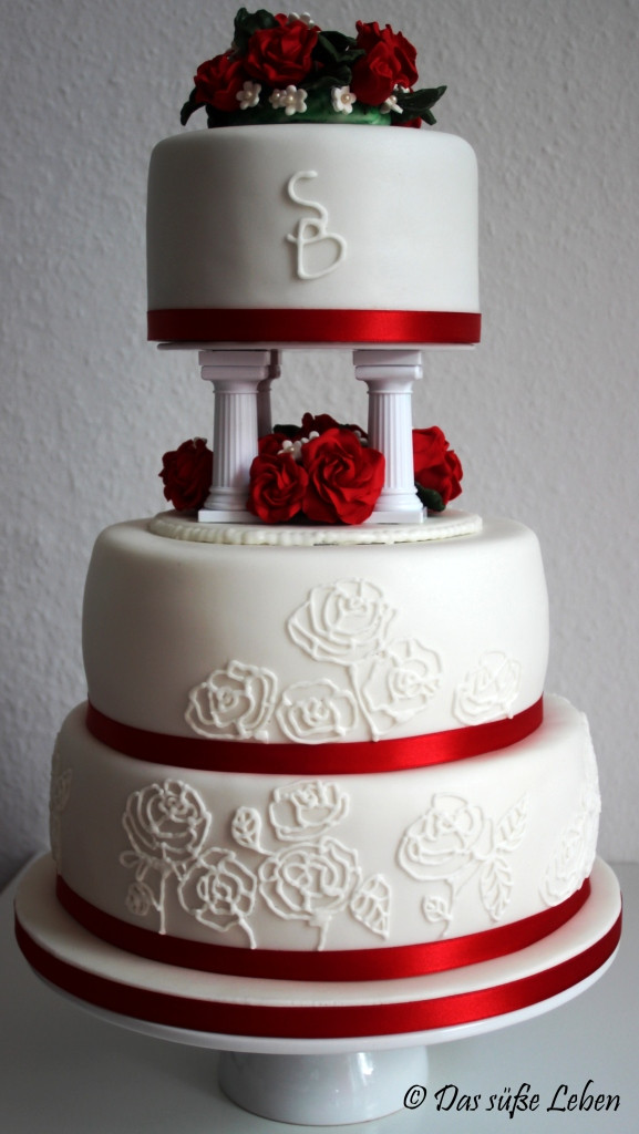 Hochzeitstorte Weiß
 Rezept Hochzeitstorte in rot und weiß