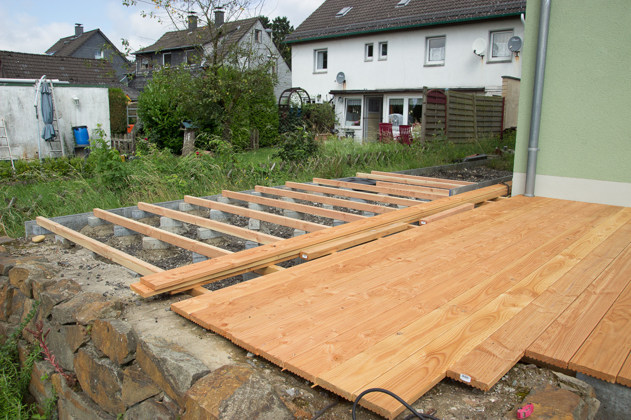 Holzdielen Terrasse
 Den Sommer richtig genießen Große Fortschritte bei der