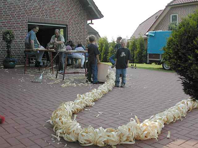 Hölzerne Hochzeit Kranz
 Kranzbinden für eine Hölzerne Hochzeit