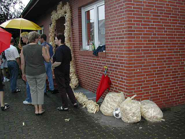 Hölzerne Hochzeit Kranz
 Kranzbinden für eine Hölzerne Hochzeit