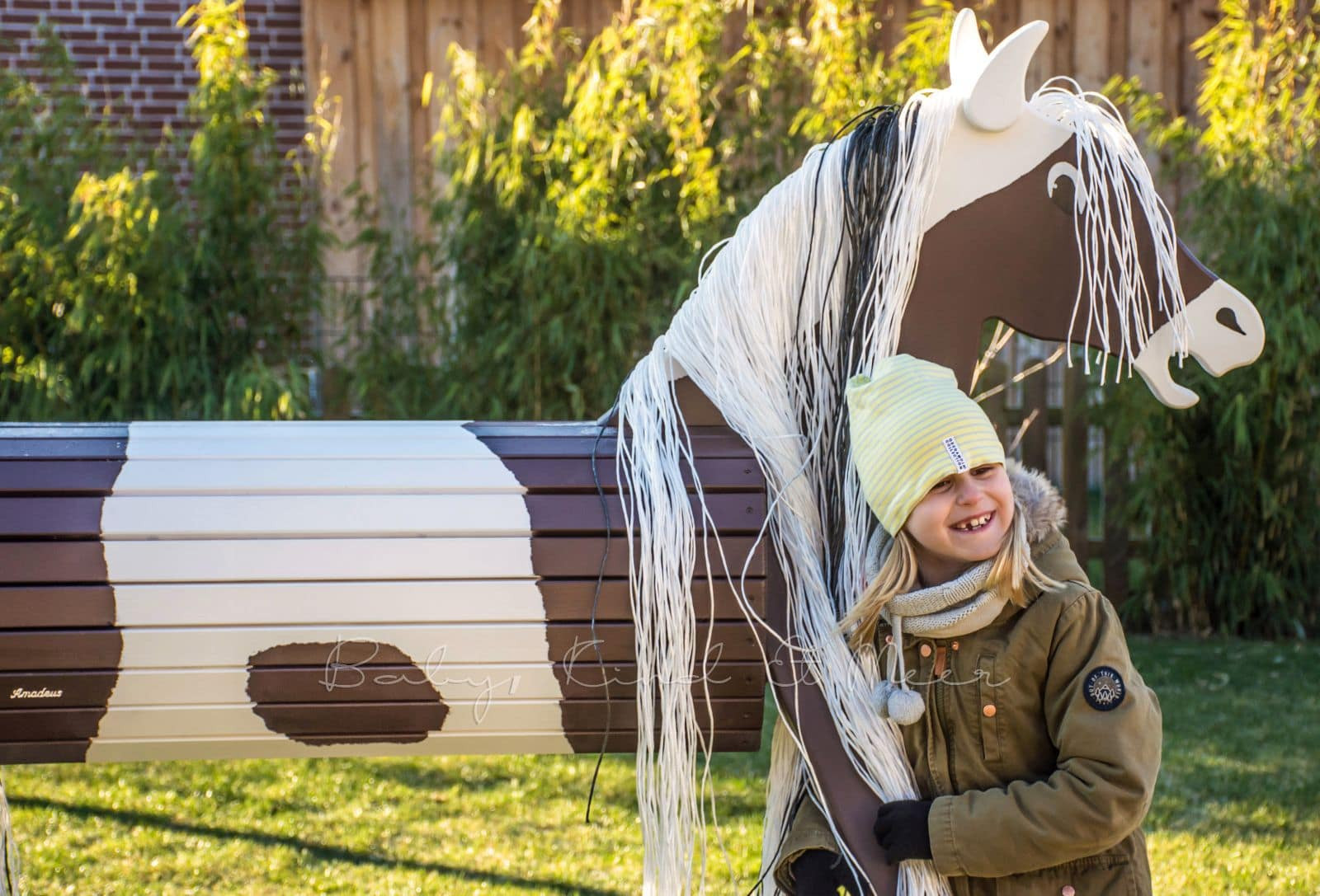 Holzpferd Garten
 EIN HOLZPFERD FÜR DEN GARTEN Spielzeug Hausbau & Garten