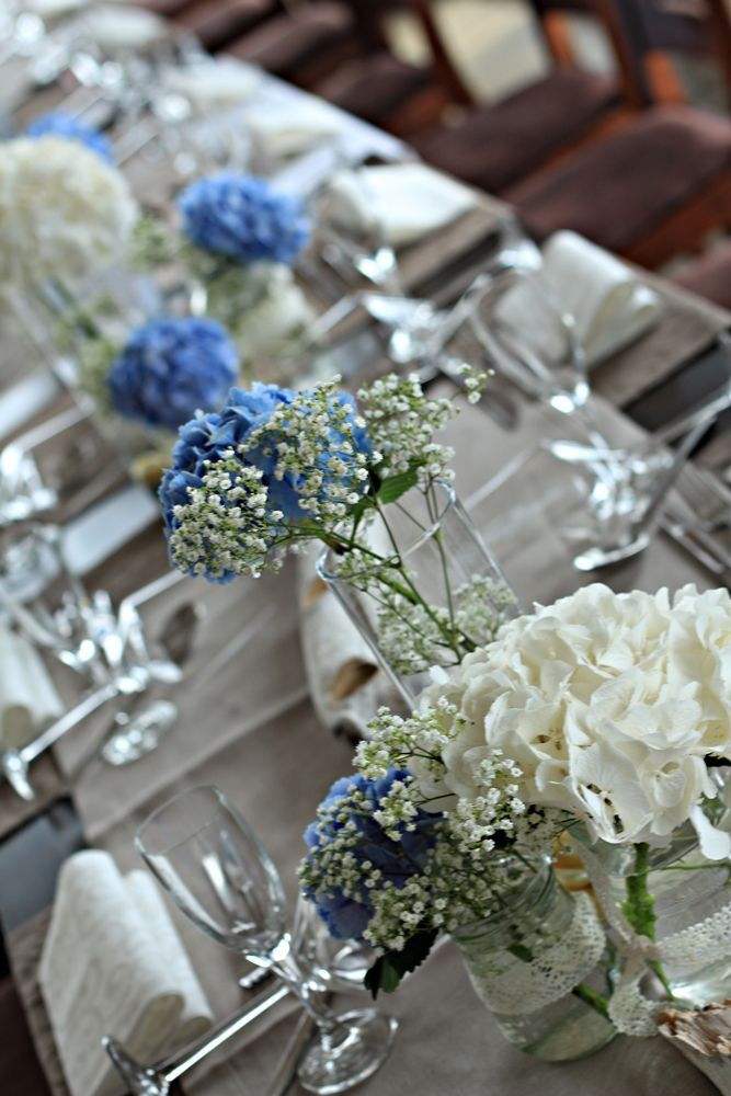 Hortensien Hochzeit
 Deko mit blauen und weißen Hortensien