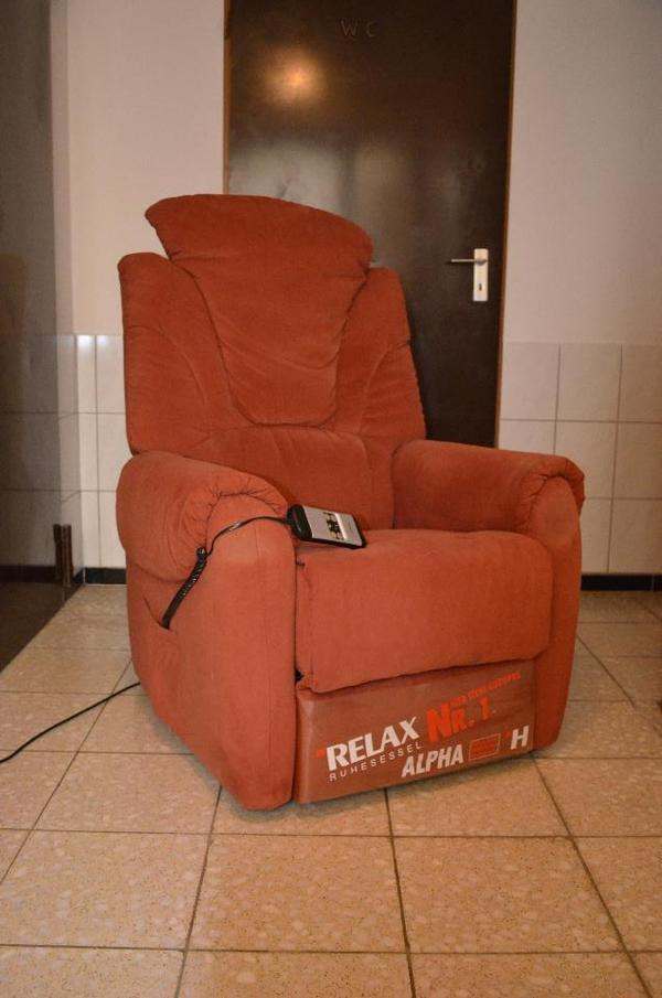 Hukla Sessel
 HUKLA Sessel elektrisch verstellbar sehr guter Zustand