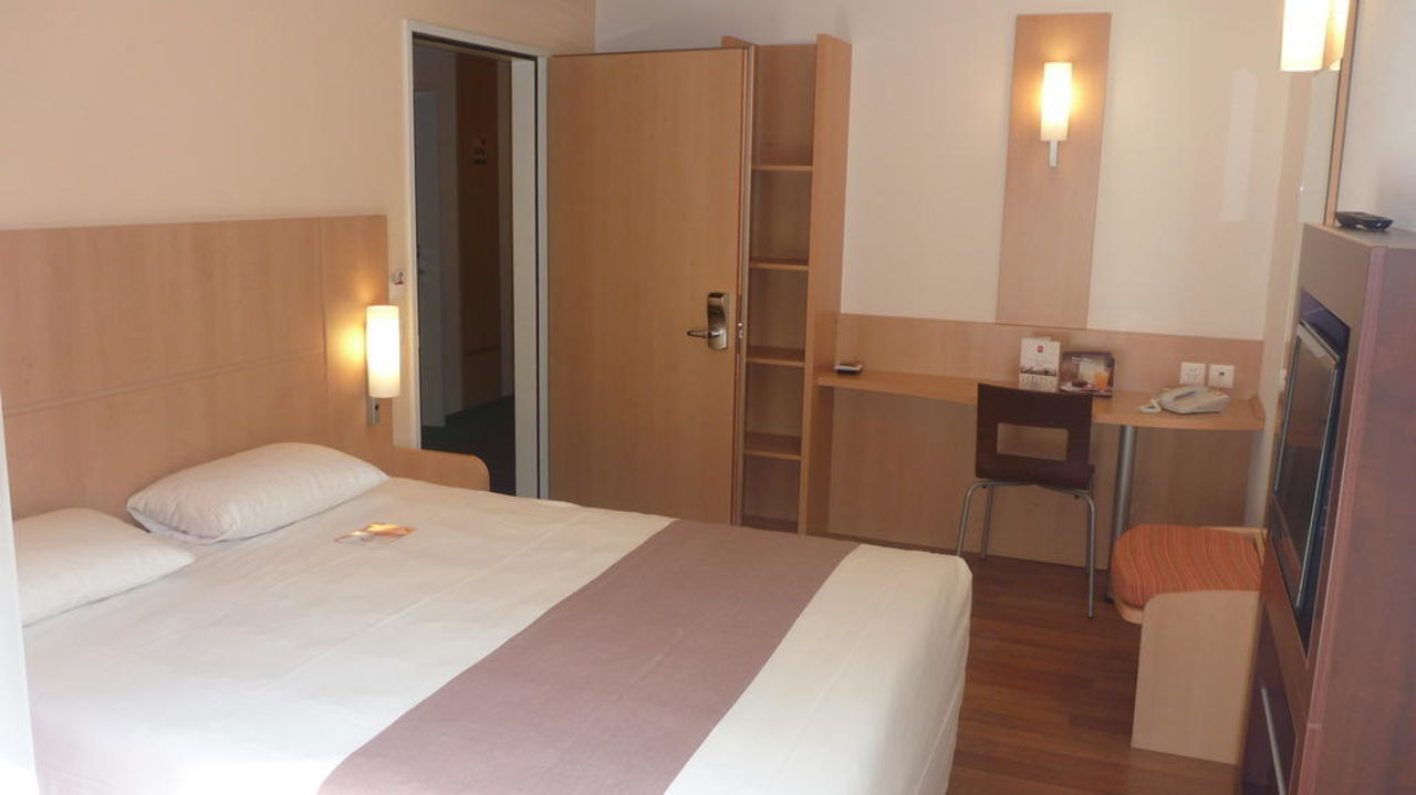 Ibis Bett
 "Bett" Hotel Ibis Locarno Locarno • HolidayCheck Kanton