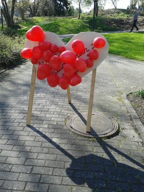 Ideen Hochzeit Standesamt
 Herzchen Luftballon Darthspiel nach dem Standesamt der