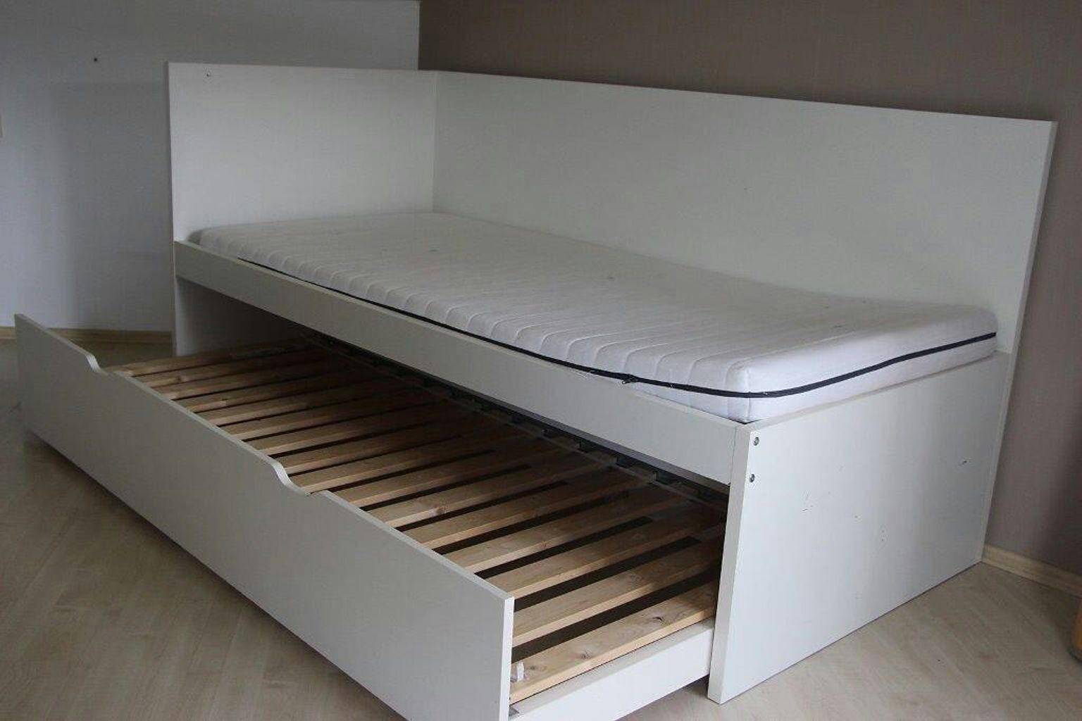 Ikea Bett
 Gebraucht IKEA BETT FLAXA mit Unterbett 2 x Bettrahm in