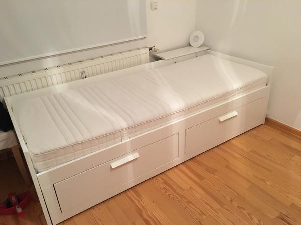 Ikea Bett Weiß
 Ikea Bett weiß ausziehbar auf 160cm zu verkaufen in