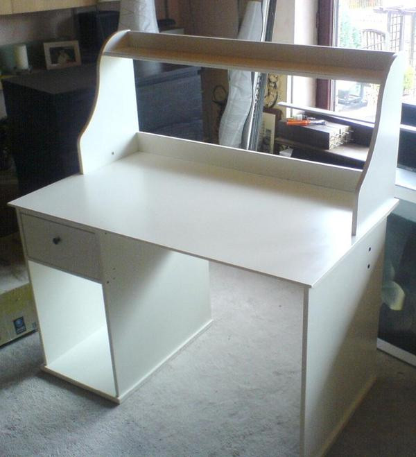 Ikea Hemnes Schreibtisch
 Ikea Hemnes Schreibtisch mit Aufsatz weiß in Hamburg