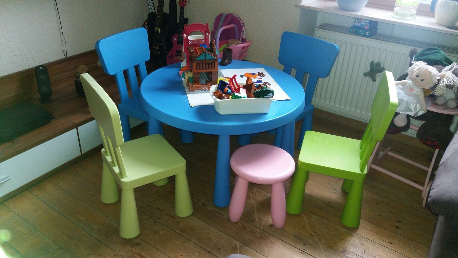 Ikea Kindertisch Und Stühle
 Ikea Kinderzimmer Mammut Serie – Nazarm