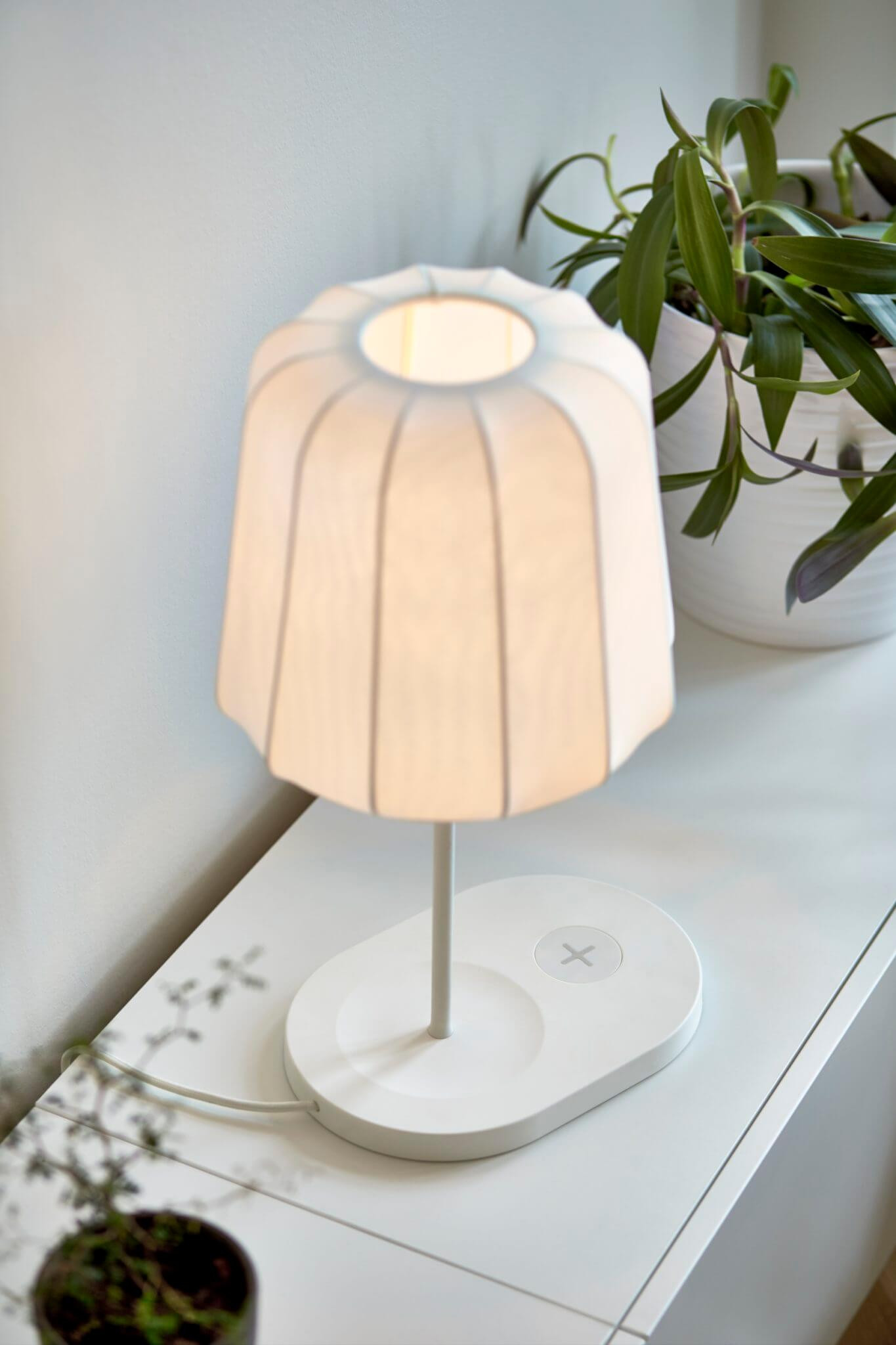 Ikea Lampe
 IKEA Lampen und Tische mit Qi Ladegerät ab April