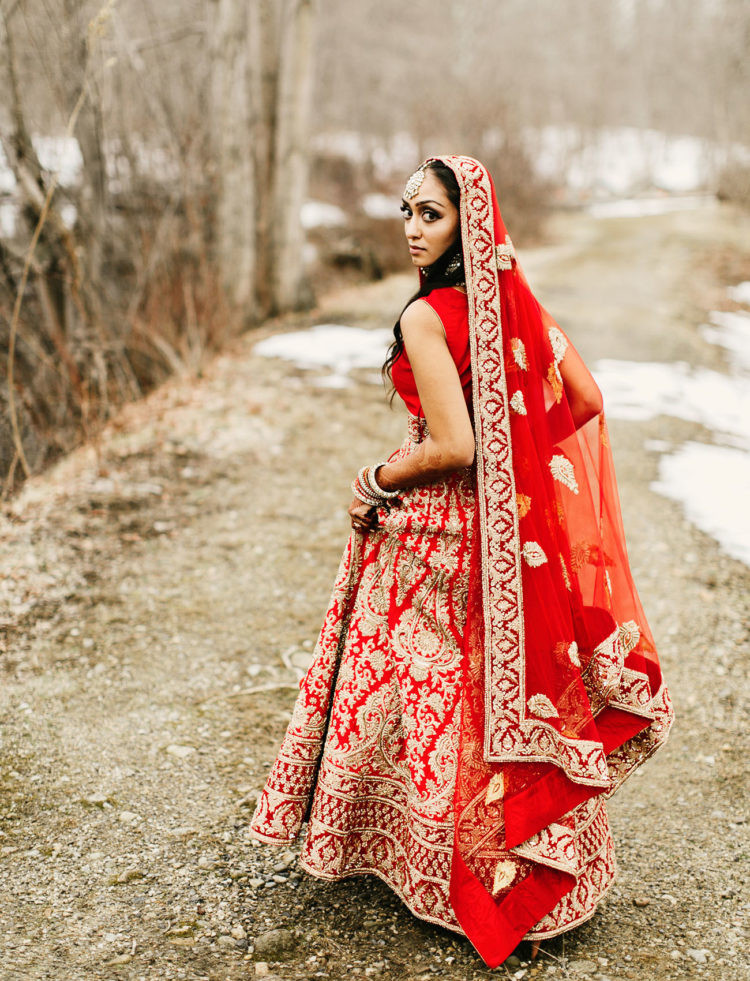 Indische Hochzeit
 Lebendige Indische Hochzeit Mit Einem Rustikalen Empfang